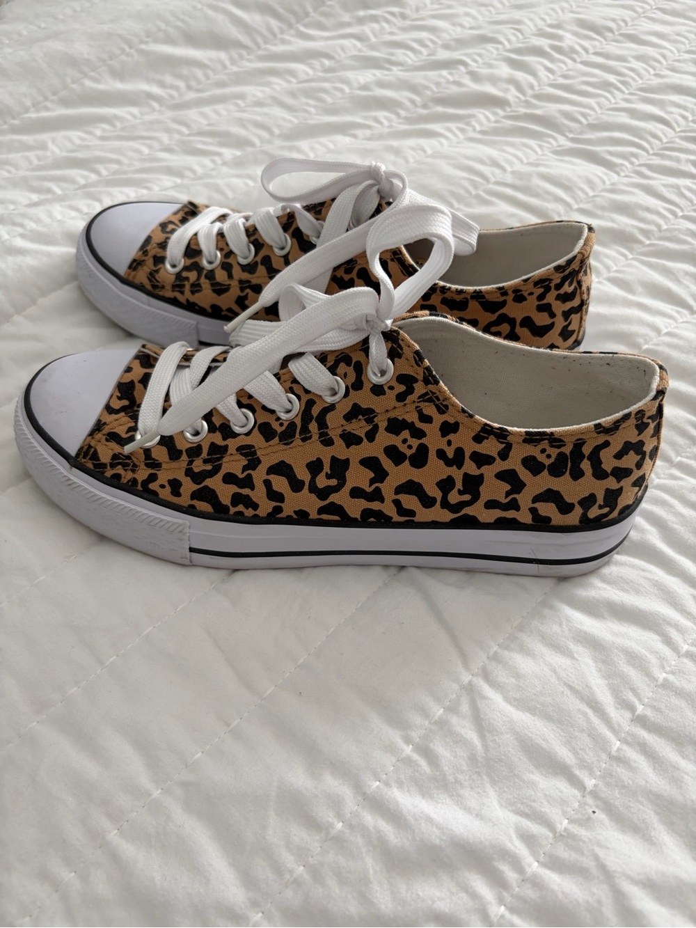 TOP Moda Leopard Print Low-Top Sneakers - Tan/Black